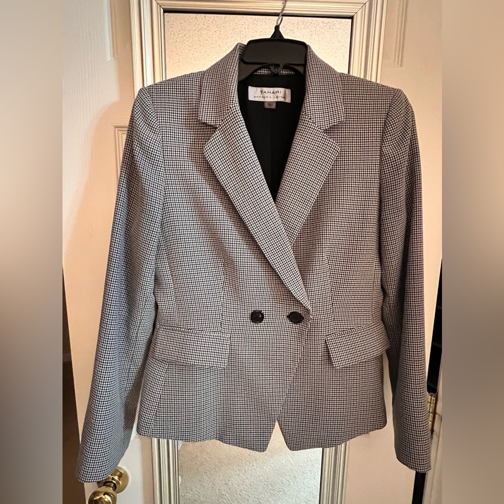 TAHARI, work blazer, size 6